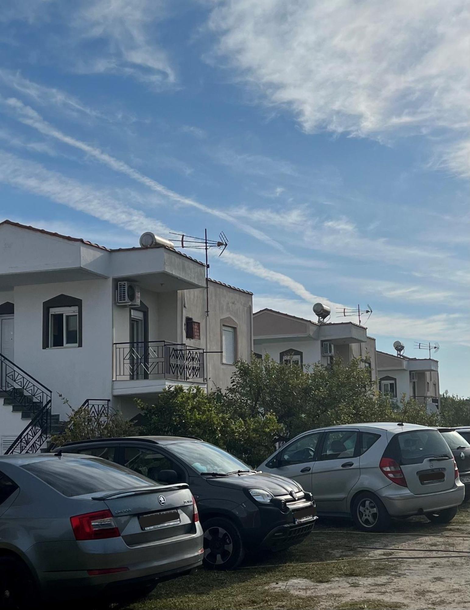 Deres Apartments Hanioti Exterior photo